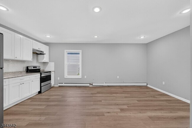 Photo - 439 7th Ave Unidad R2