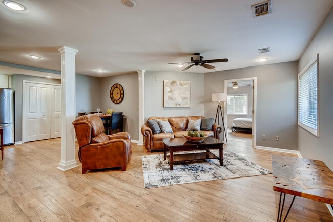 Photo - 3501 Roswell Rd NE Apartment Unit 211