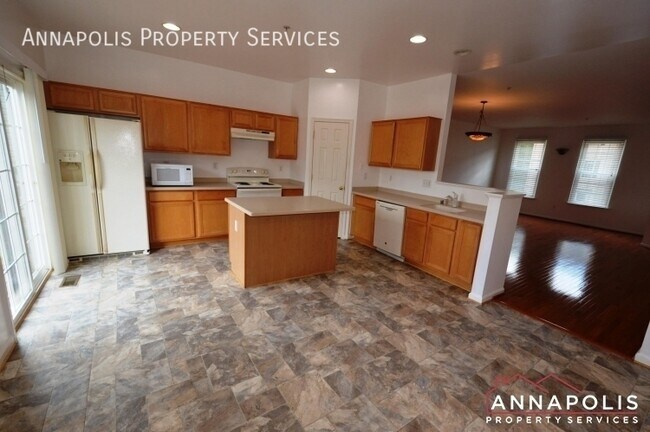 Photo - 1016 Meandering Way