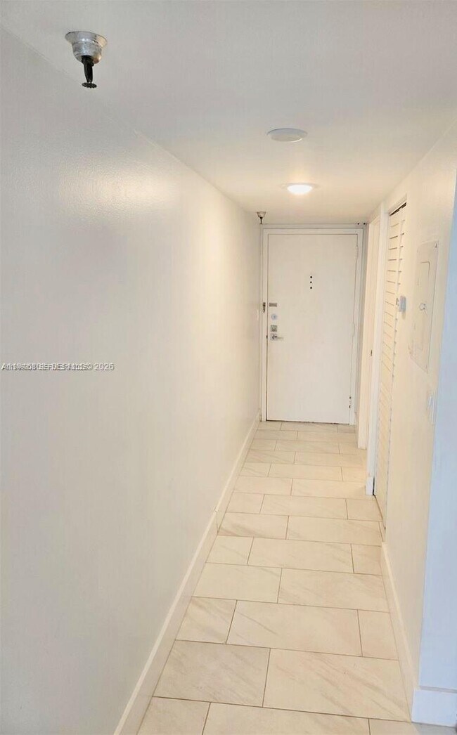 Photo - 290 174th St St Unit 815