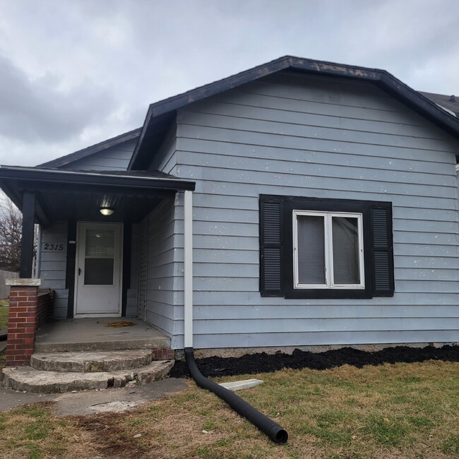 Building Photo - WEST SIDE HOUSE WITH 4 BEDROOMS, 2 BATHS, AND HUGE GARAGE/WORKSHOP COMBO