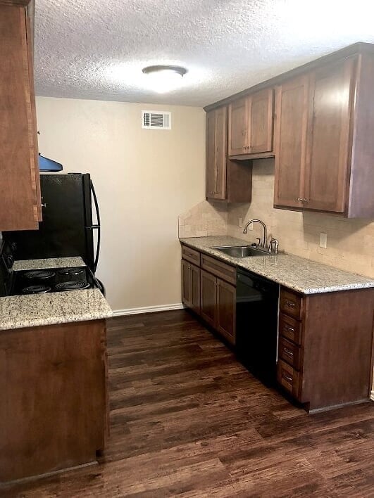 Photo - 1008 N Houston Ave