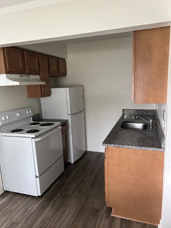 Photo - 21103 Vernier Rd