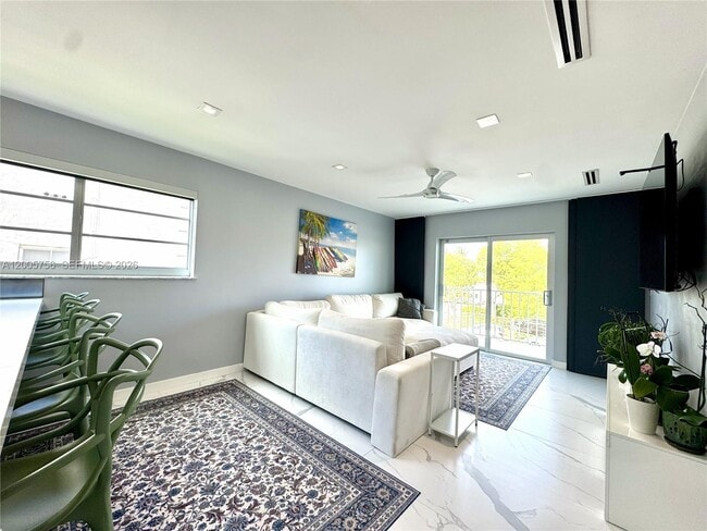 Photo - 1428 Euclid Ave Unit 207