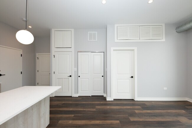 Photo - Brand New Lakeview Apartments