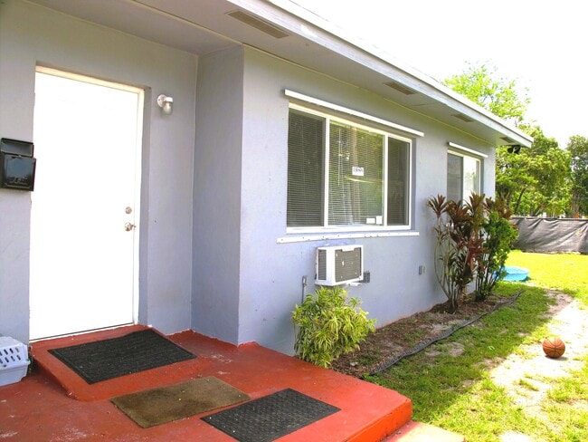 Photo - 340 NW 6th St