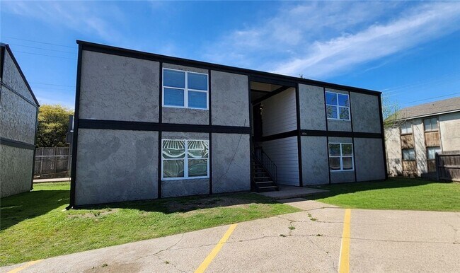 Photo - 806 Oran Cir Unidad D