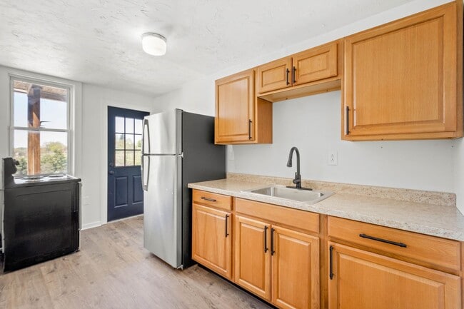 Photo - 1605 Westmont Avenue