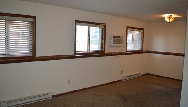 Photo - 548 Seminole Way