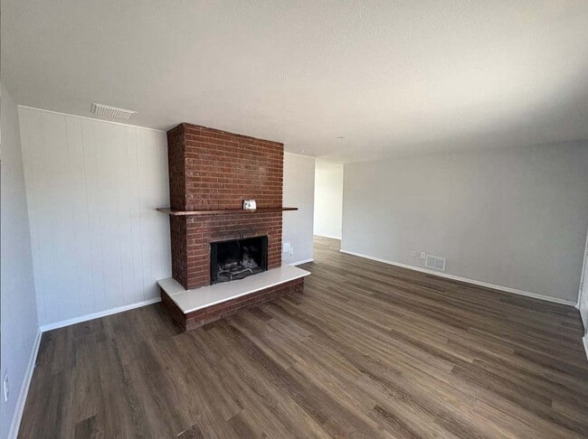 Photo - 3145 Worchester St