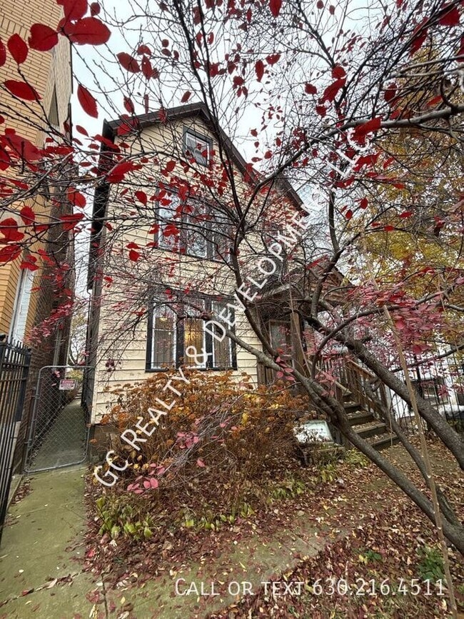 Building Photo - 1726 N Sawyer Ave Unit 3