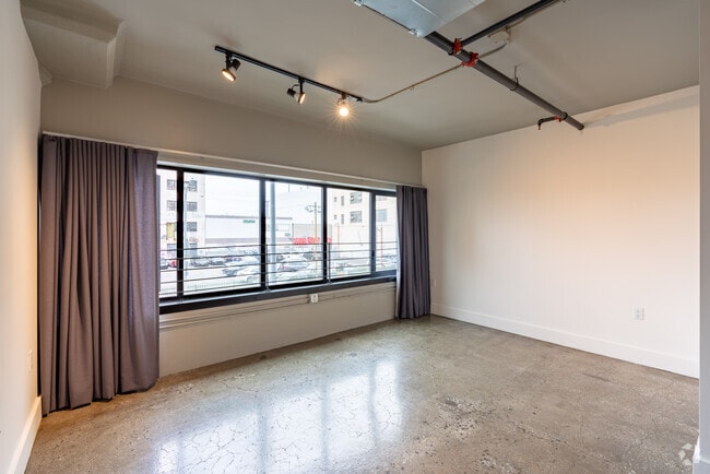 1BR, BA - 662SF