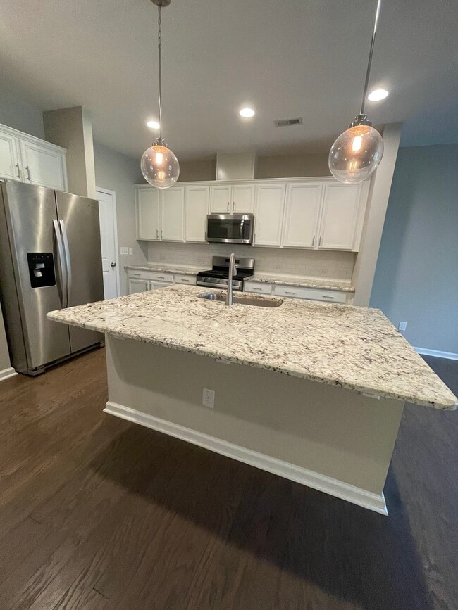 Photo - 844 Salem Pointe Pl