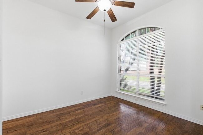 Photo - 3221 Corning Dr