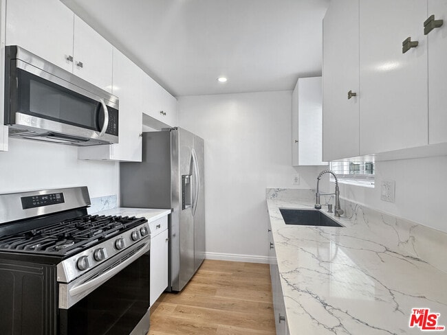 Photo - 2841 S Sycamore Ave Unit 3