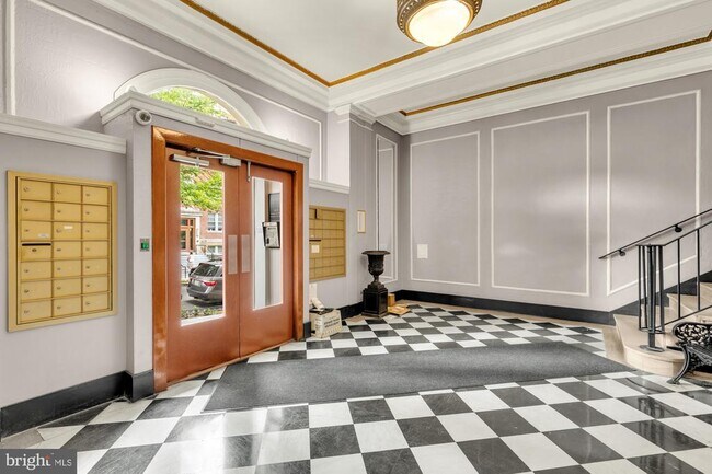 Photo - 1615 Kenyon St NW Unit 20