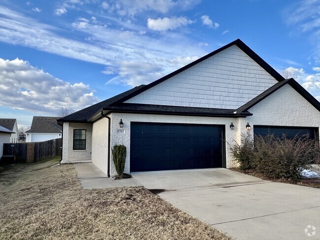 Single Story 3/2 - Haven at Chaffee Crossing Rental