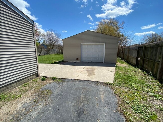 Photo - 5009 Cherry Creek Pkwy S