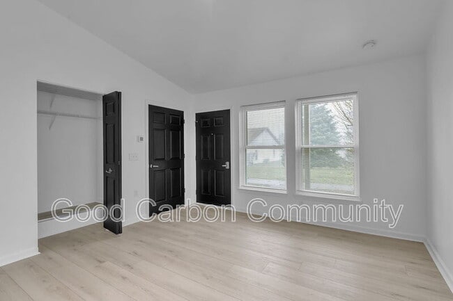 Photo - 7008 Erie Rd Unidad 1 Bedroom