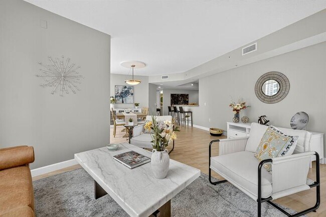 Photo - 350 SE 2nd St Unidad 1030
