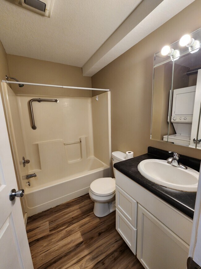 1260 Norton St Unit 3