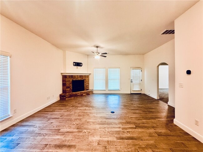 Building Photo - 424 NW 59th Ave