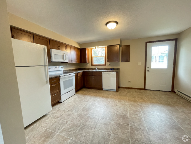 Building Photo - 1214 Gilmore Ave Unit 3 Rental