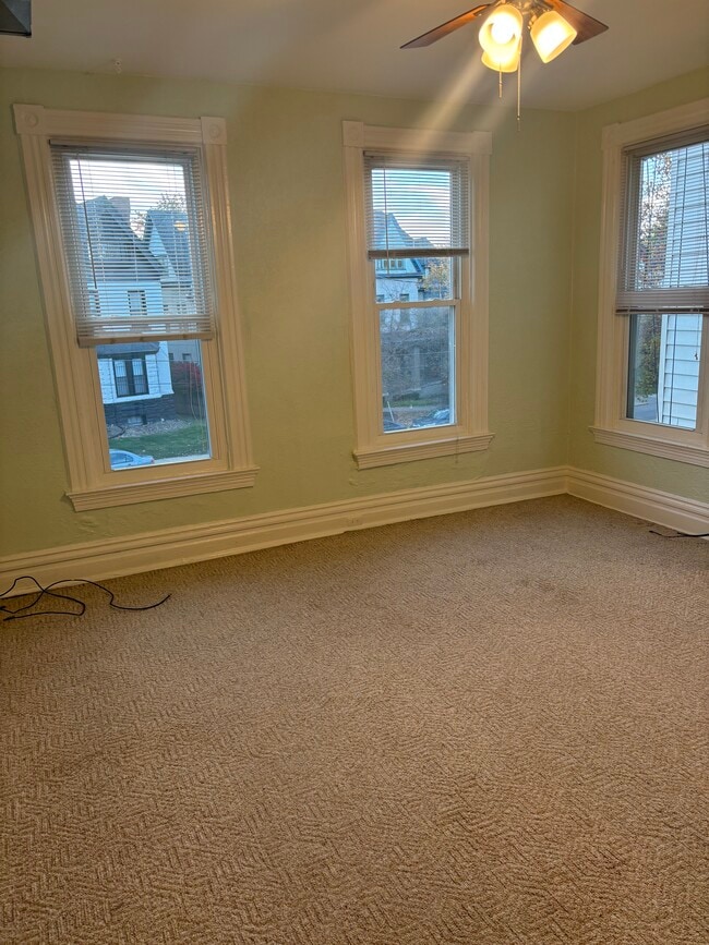 Building Photo - 525 Shady Ave Unit 2A