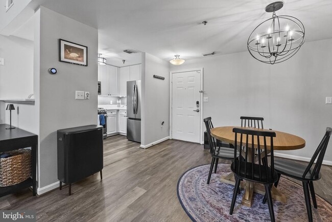 Building Photo - 171 Somervelle St Unit 406