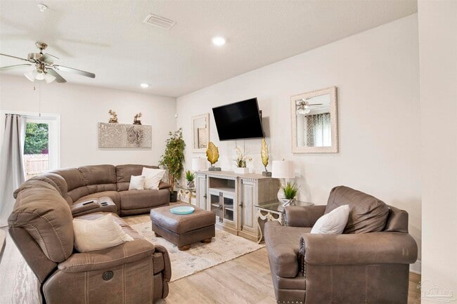 Photo - 6001 Royal Port Ct