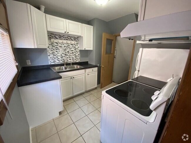 Building Photo - 3025 N Frederick Ave Rental