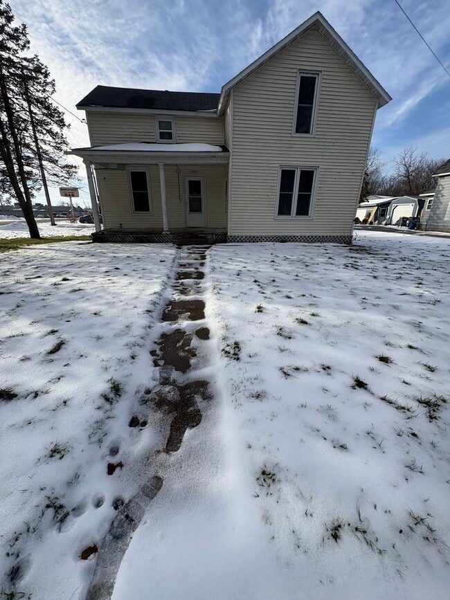 Building Photo - THR -03- Galesville Unit Lower