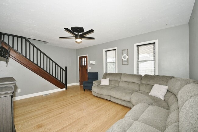 Photo - Beautiful 3 Bedrooms, 1 bathroom House Available Now!