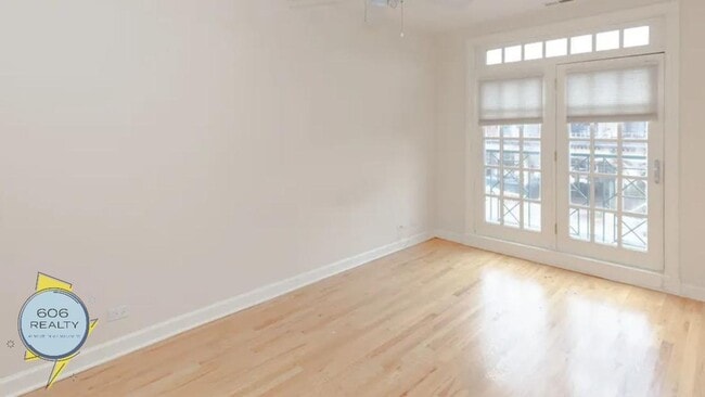 Photo - 3347 N Clark St