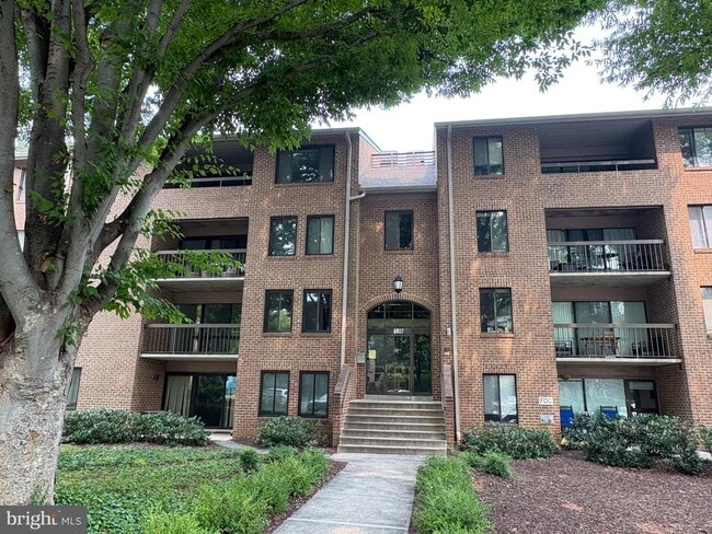 Building Photo - 5817 Edson Ln Unit T2