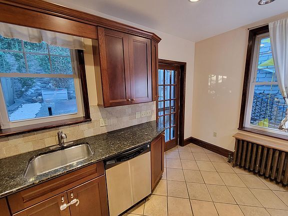 Photo - 162 Shurs Ln