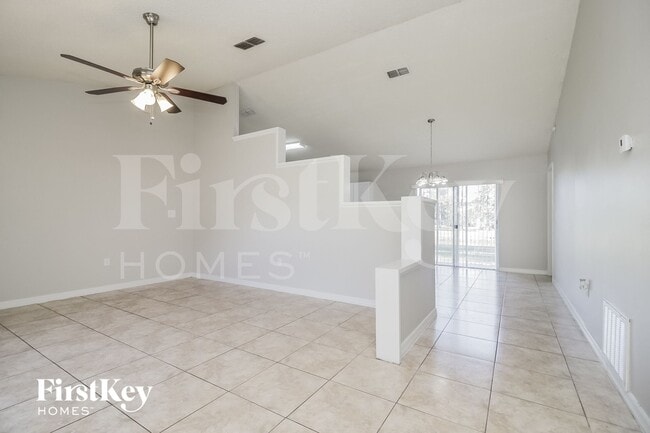 315 Caen Ct
