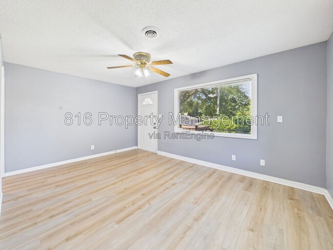 5935 Cypress Pl