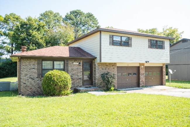 Photo - 4040 Knollbrook Dr NW