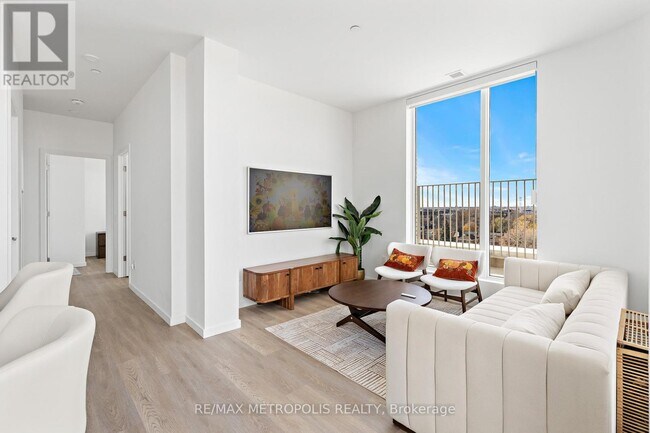 Photo - 689 The Queensway Unit PH10