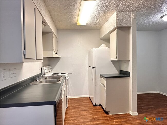1706 N Interstate 35 Unit 11