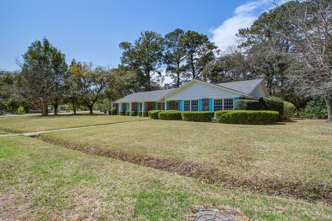 Photo - 1805 Chelwood Cir