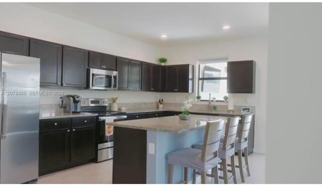 221 SE 35 Ave