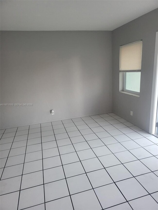 Photo - 1435 NW 8th Ave Unit 1435