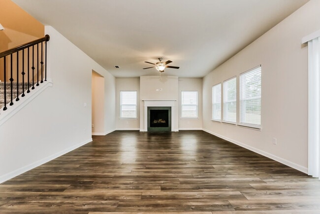 Photo - 812 Milo Bay St