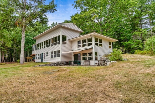 Photo - 735 Mere Point Rd