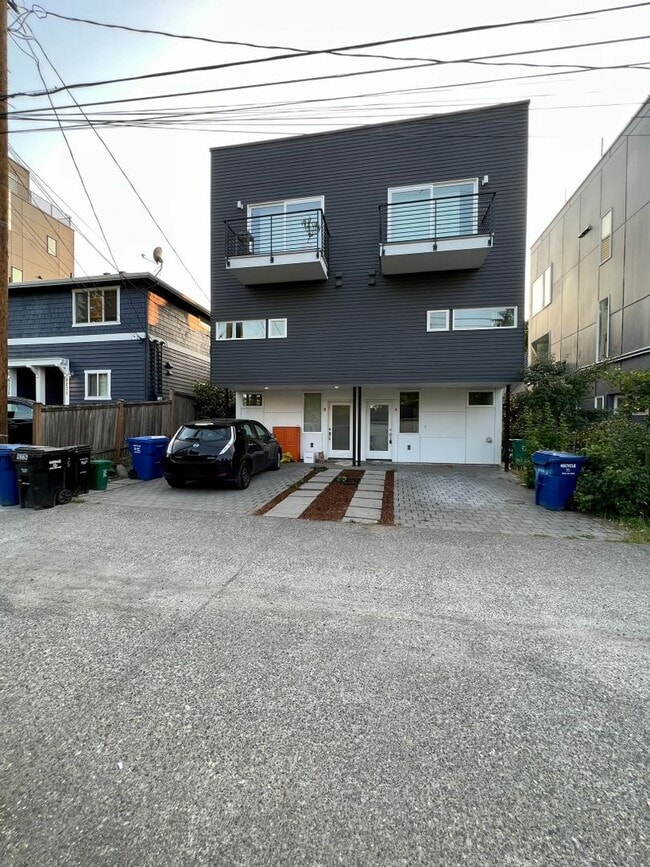Building Photo - 9224 35th Ave SW Unit A