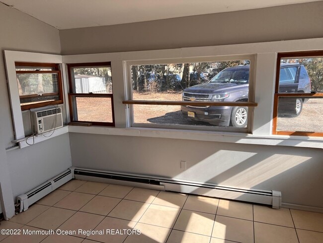 Photo - 511 Holly Village Ln