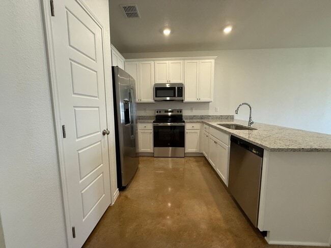 Photo - 1157 Lindsey Dr Unit B
