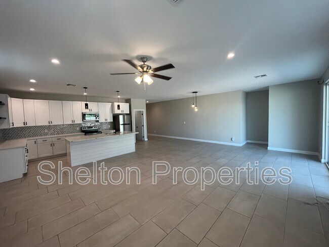 Photo - 120 S 91st Dr